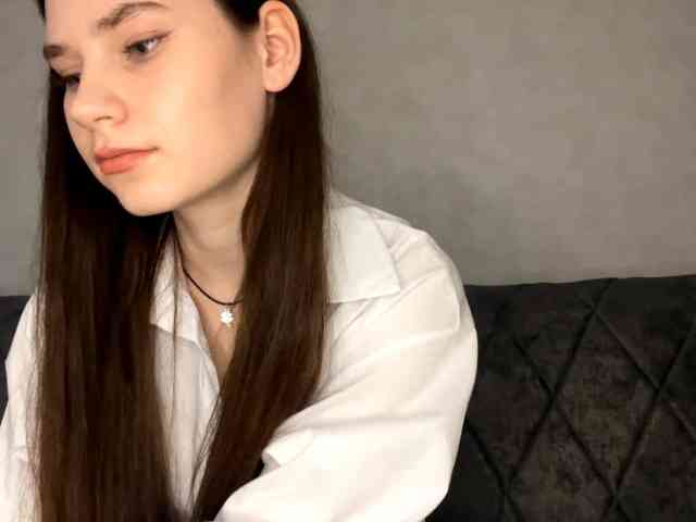 ElinOroz webcam