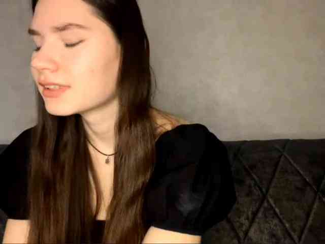 ElinOroz webcam