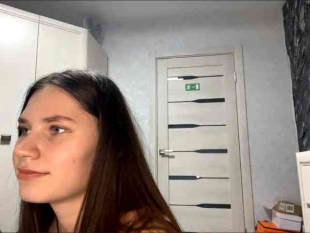 ElinOroz webcam