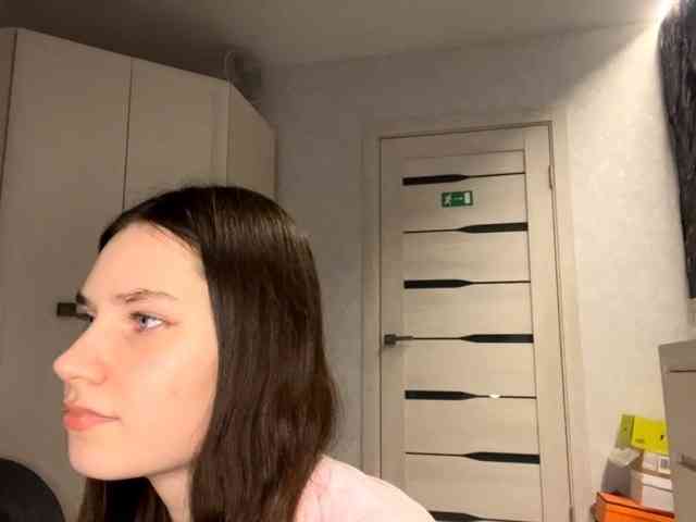 ElinOroz webcam