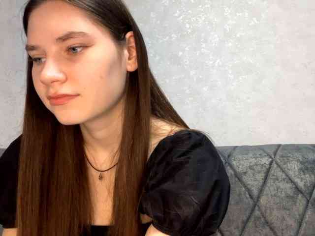 ElinOroz webcam