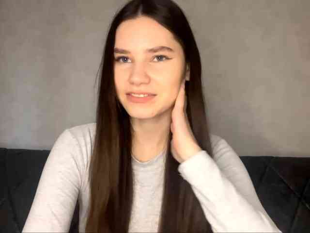 ElinOroz webcam