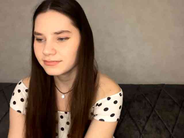 ElinOroz webcam