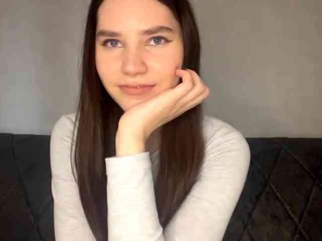 ElinOroz webcam