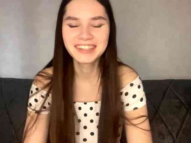 ElinOroz webcam
