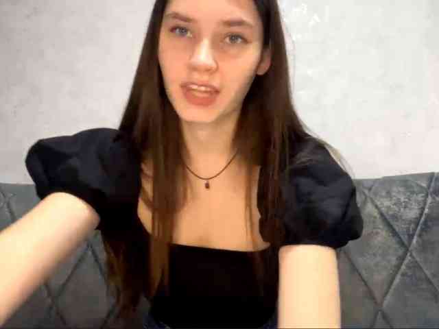 ElinOroz webcam