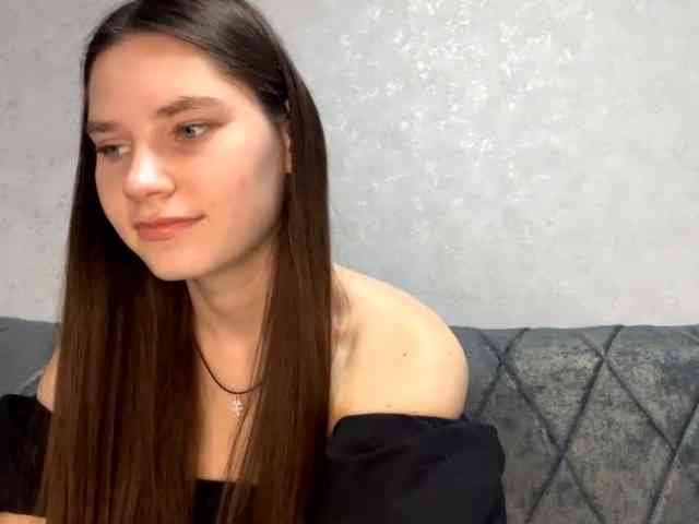 ElinOroz webcam