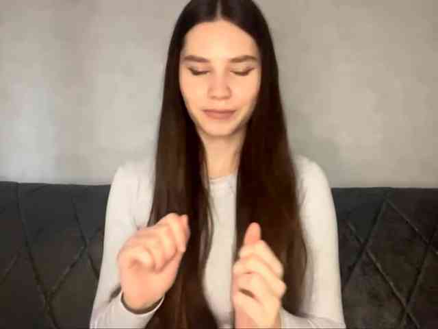 ElinOroz webcam