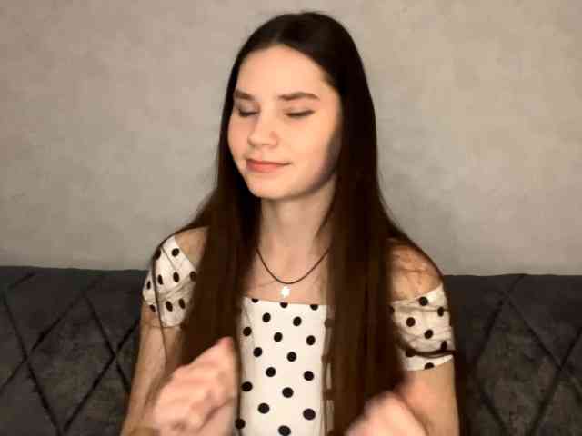 ElinOroz webcam