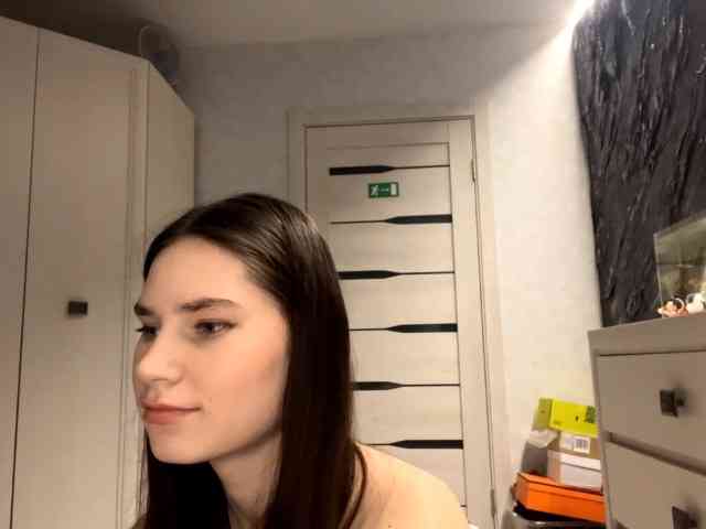 ElinOroz webcam