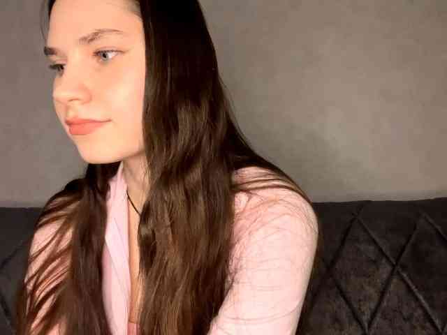 ElinOroz webcam