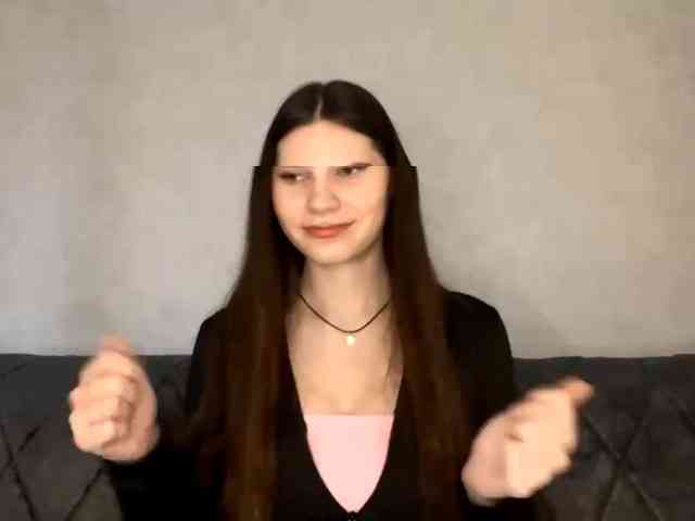 ElinOroz webcam