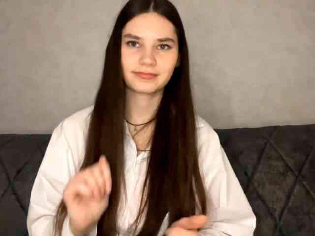 ElinOroz webcam