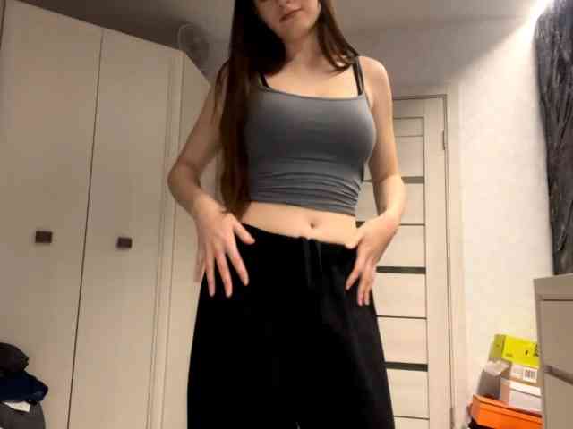ElinOroz webcam