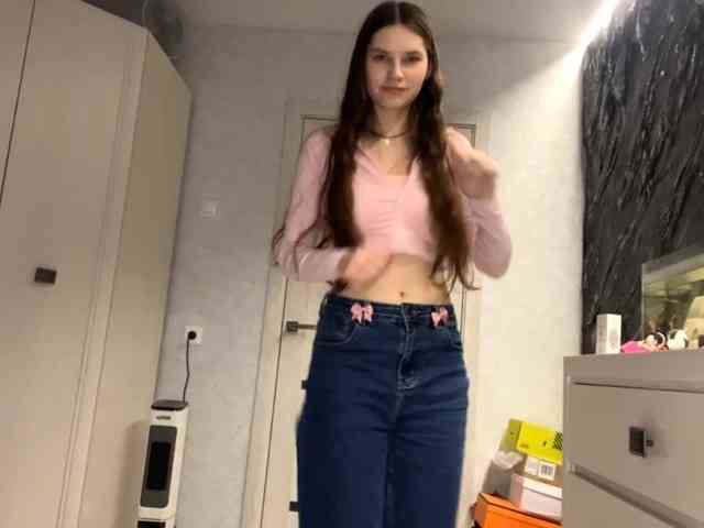 ElinOroz webcam