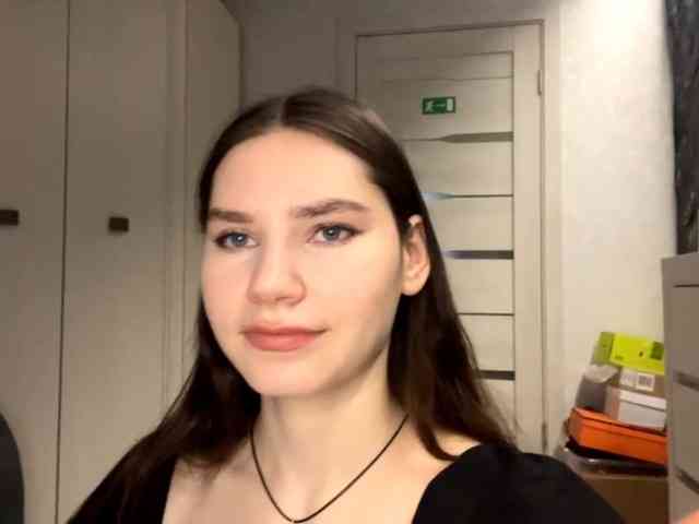 ElinOroz webcam