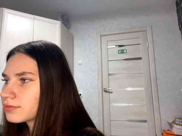 ElinOroz webcam