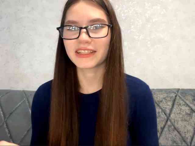 ElinOroz webcam