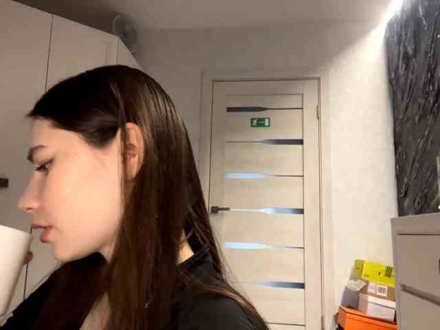 ElinOroz webcam