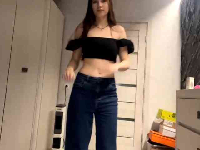 ElinOroz webcam
