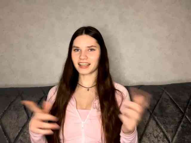 ElinOroz webcam
