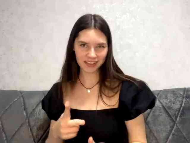 ElinOroz webcam