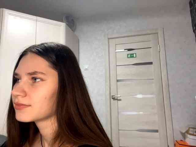 ElinOroz webcam