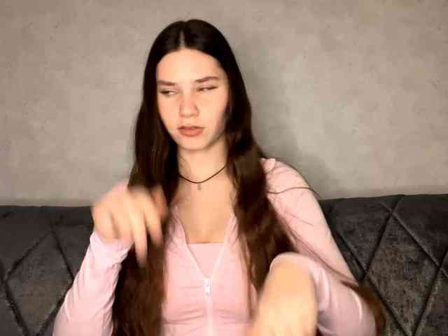 ElinOroz webcam