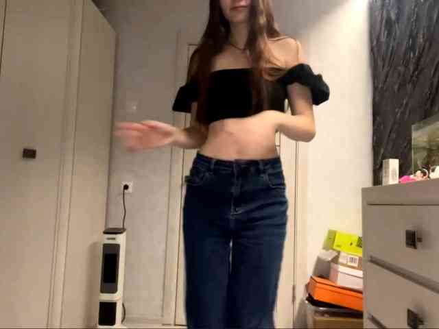 ElinOroz webcam