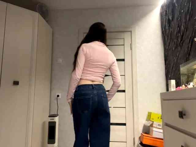 ElinOroz webcam