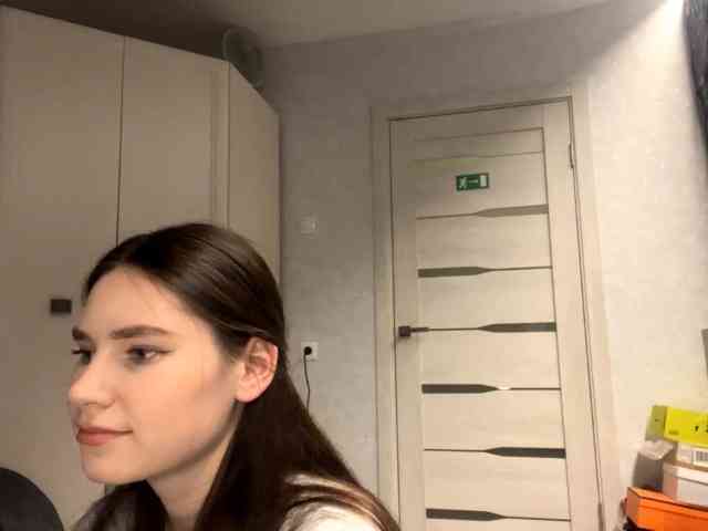 ElinOroz webcam