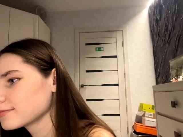 ElinOroz webcam