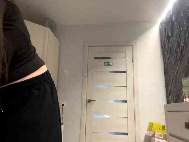 ElinOroz webcam