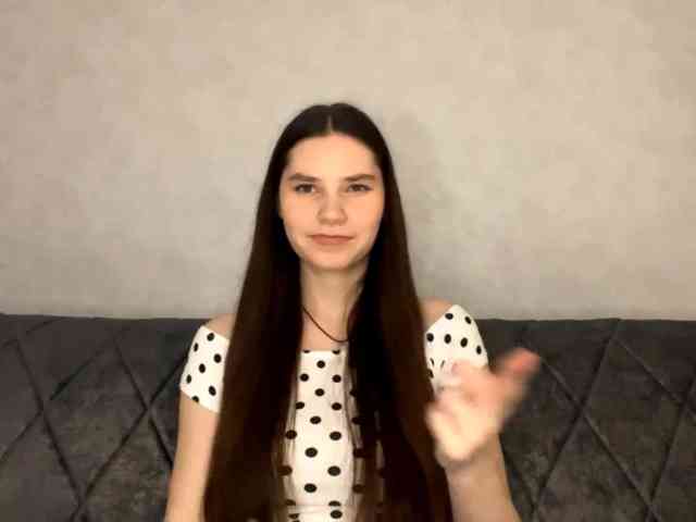 ElinOroz webcam