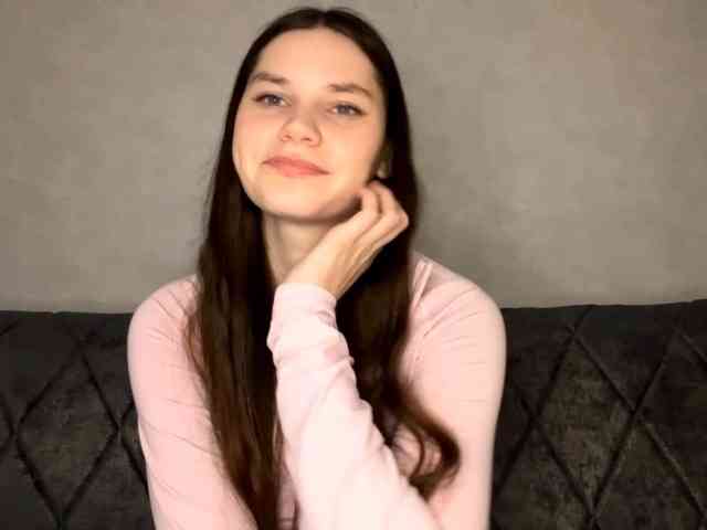 ElinOroz webcam