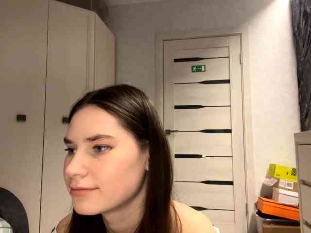 ElinOroz webcam
