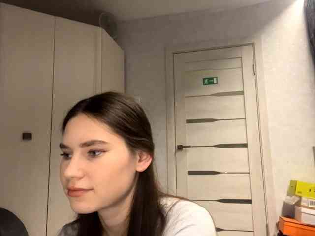 ElinOroz webcam
