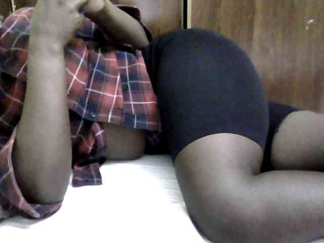 Sexycharlet43 webcam