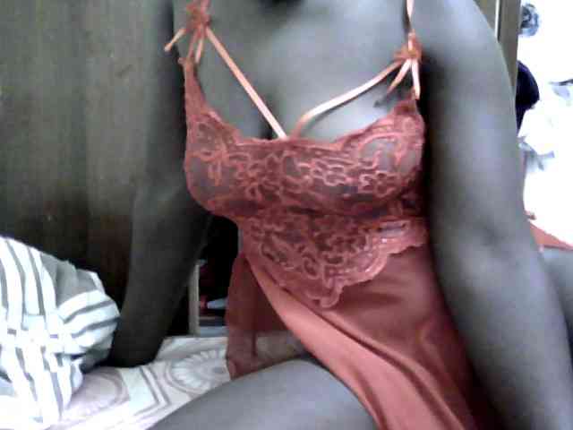 Sexycharlet43 webcam