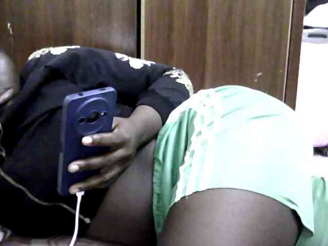 Sexycharlet43 webcam