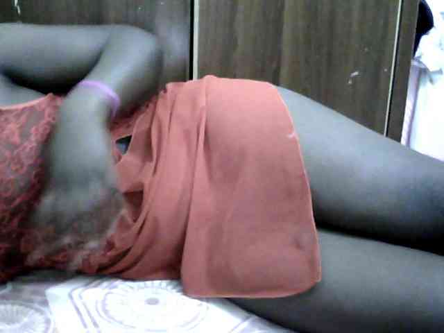 Sexycharlet43 webcam