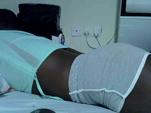 Sexycharlet43 webcam