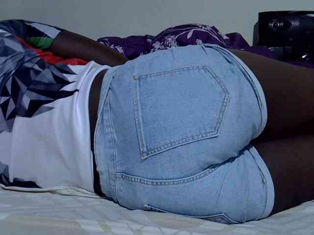 Sexycharlet43 webcam