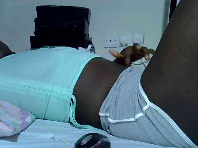 Sexycharlet43 webcam