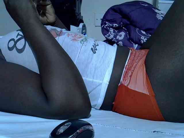 Sexycharlet43 webcam