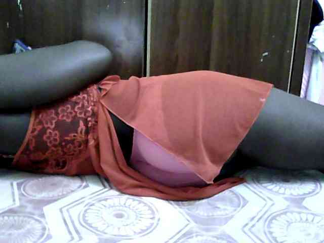 Sexycharlet43 webcam