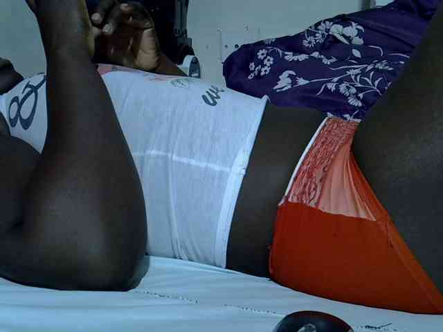 Sexycharlet43 webcam