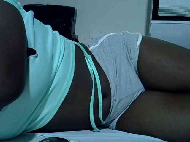 Sexycharlet43 webcam