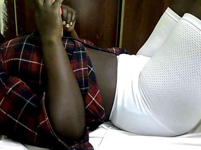 Sexycharlet43 webcam