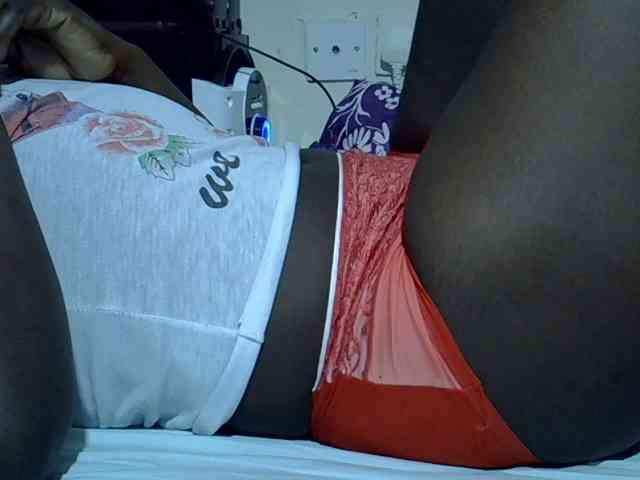 Sexycharlet43 webcam